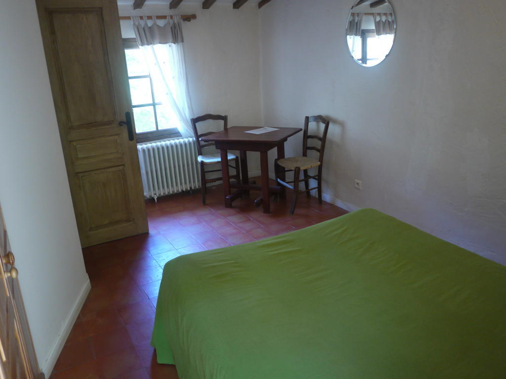 Auberge Des Seguins Buoux Szoba fotó