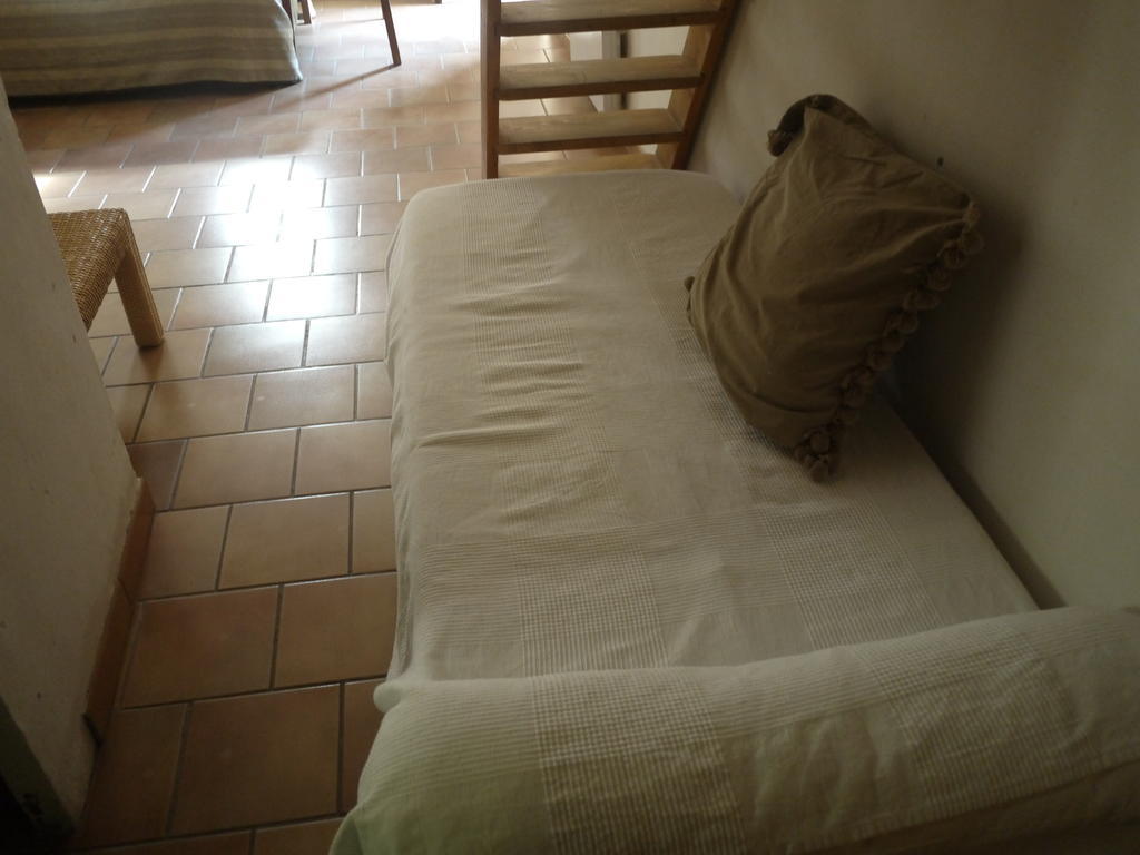 Auberge Des Seguins Buoux Szoba fotó