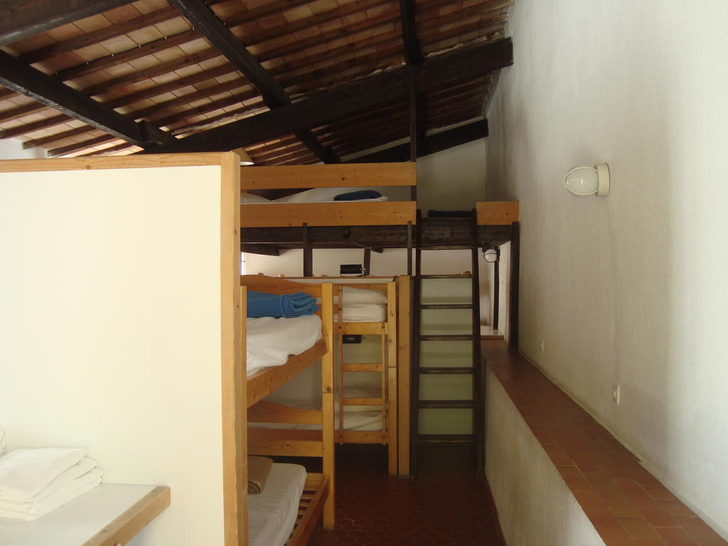 Auberge Des Seguins Buoux Szoba fotó